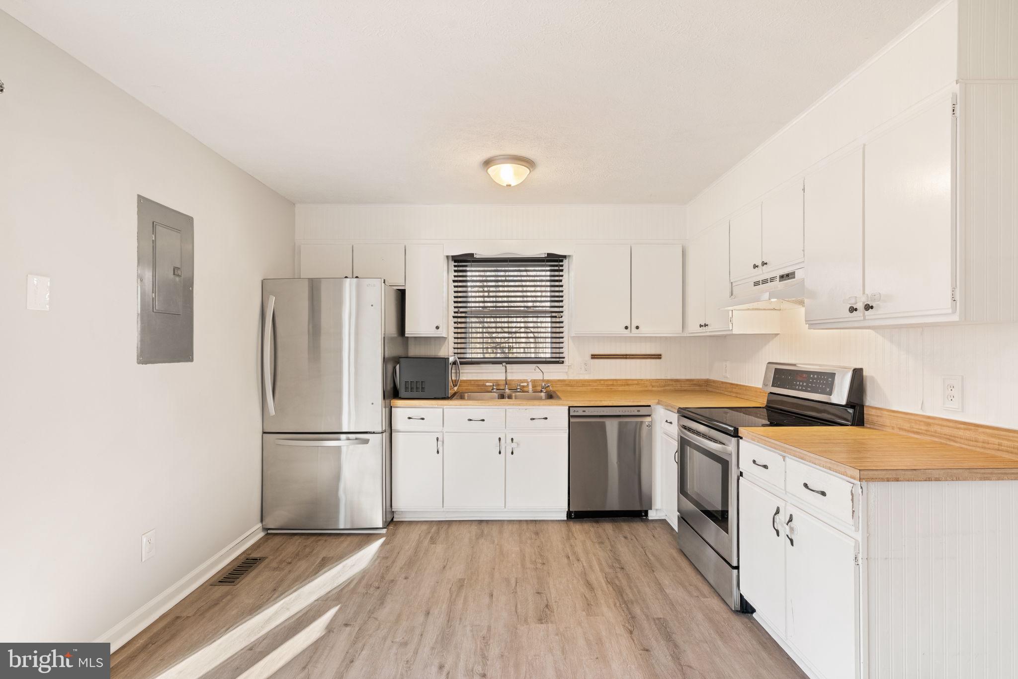 JEFFERSON ESTATES - Residential