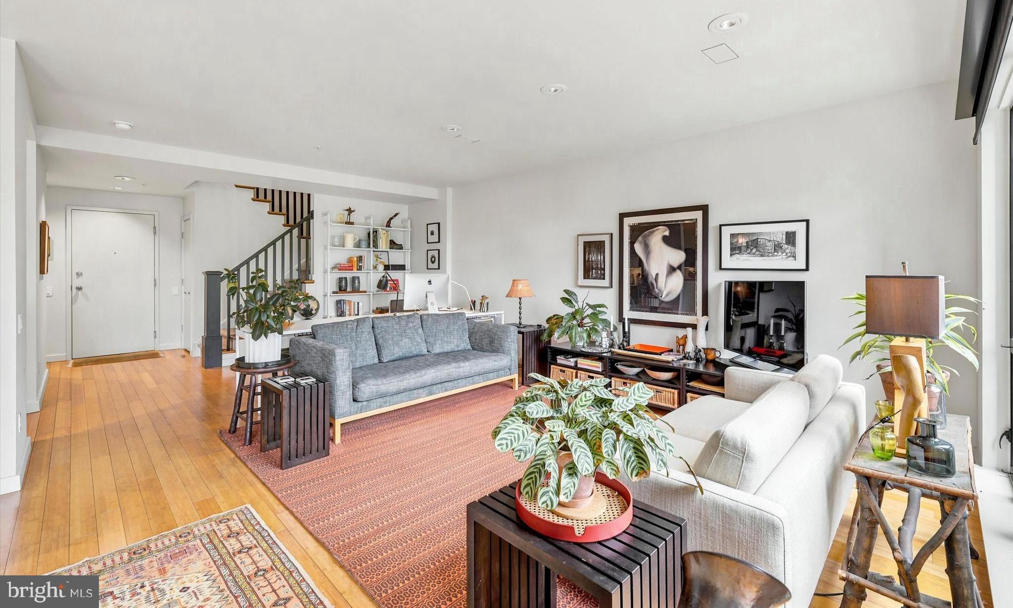 934 N 3RD STREET 50 302