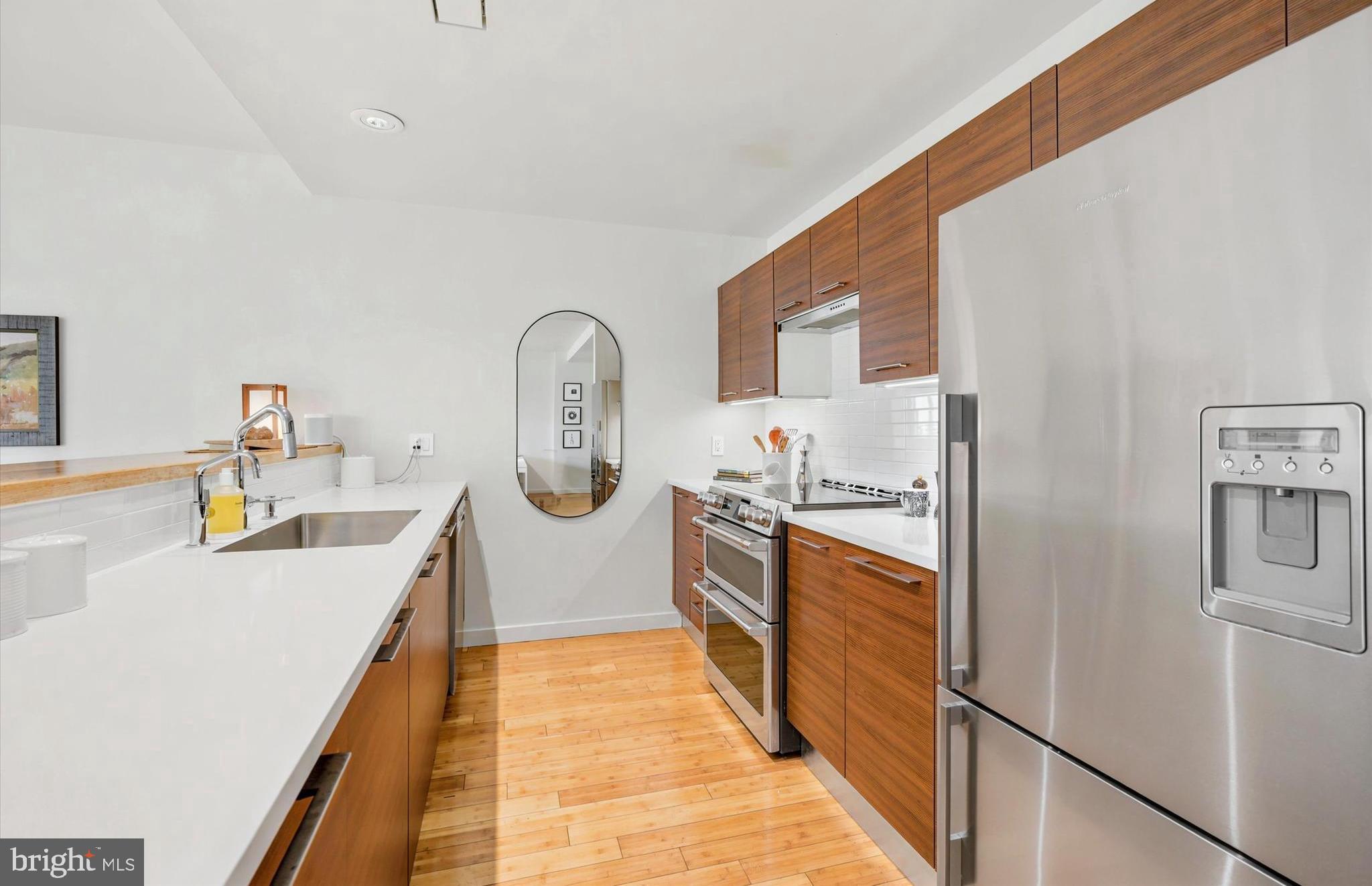934 N 3RD STREET 50 302
