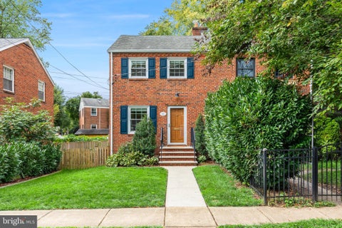 Photo of 2522 N Winchester Street N, ARLINGTON, VA 22213 (MLS # VAAR2080336)