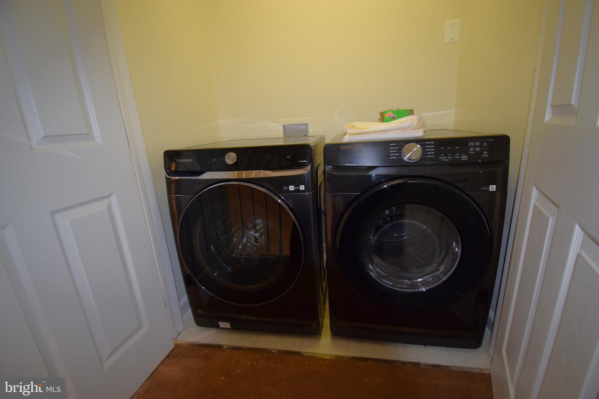 TYSONS VILLAGE - Residential Lease