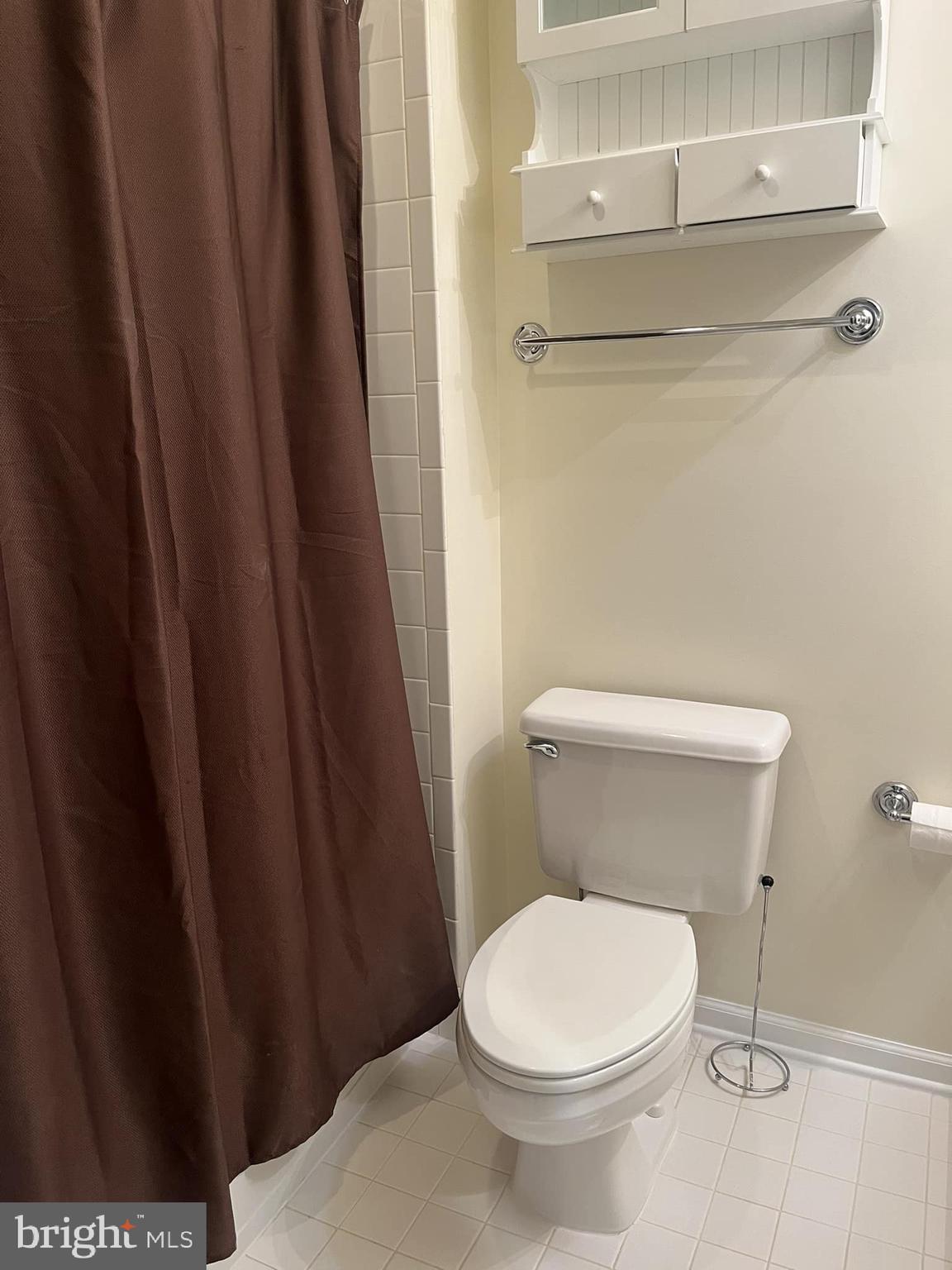 TYSONS VILLAGE - Residential Lease