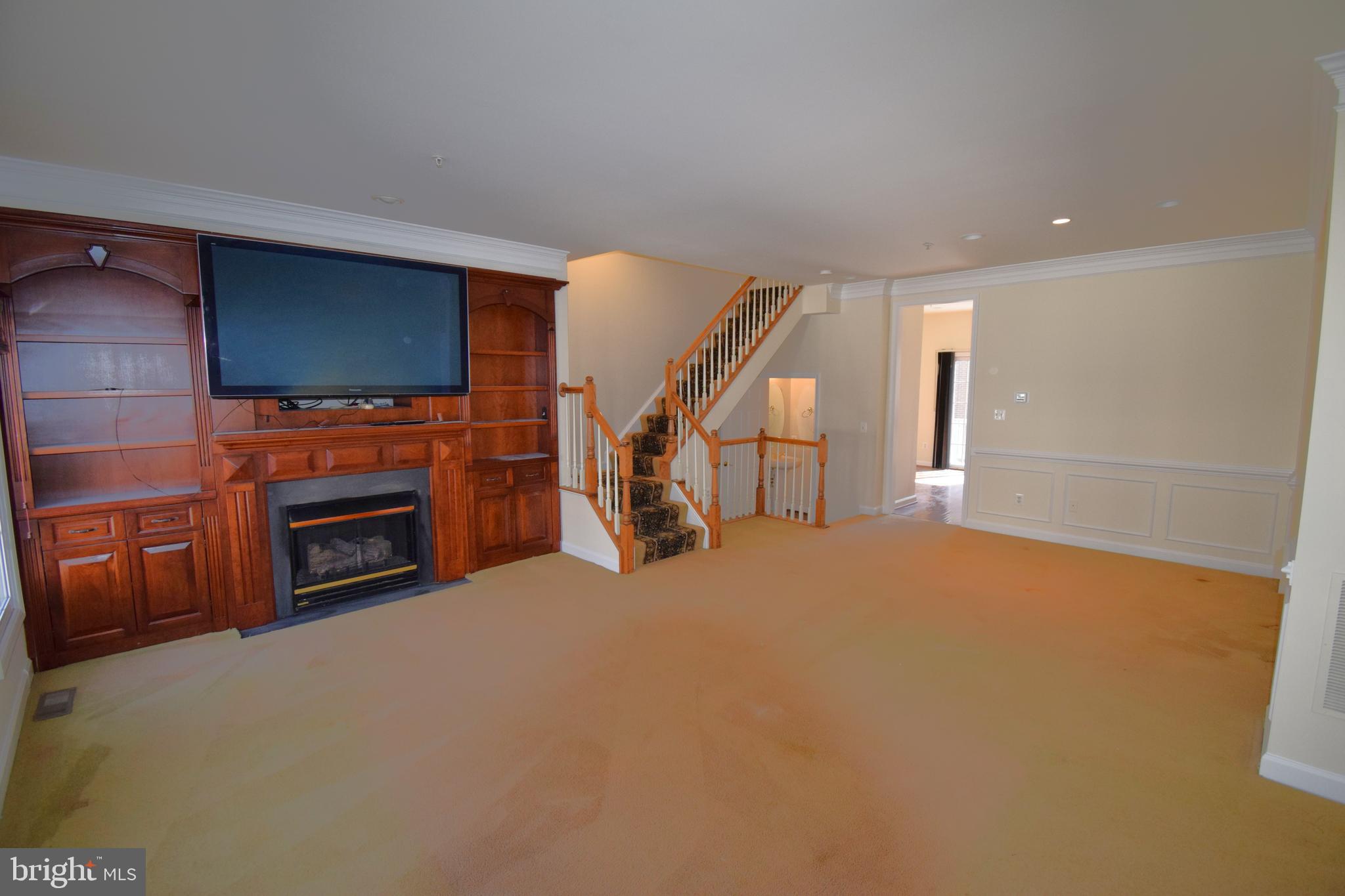 TYSONS VILLAGE - Residential Lease