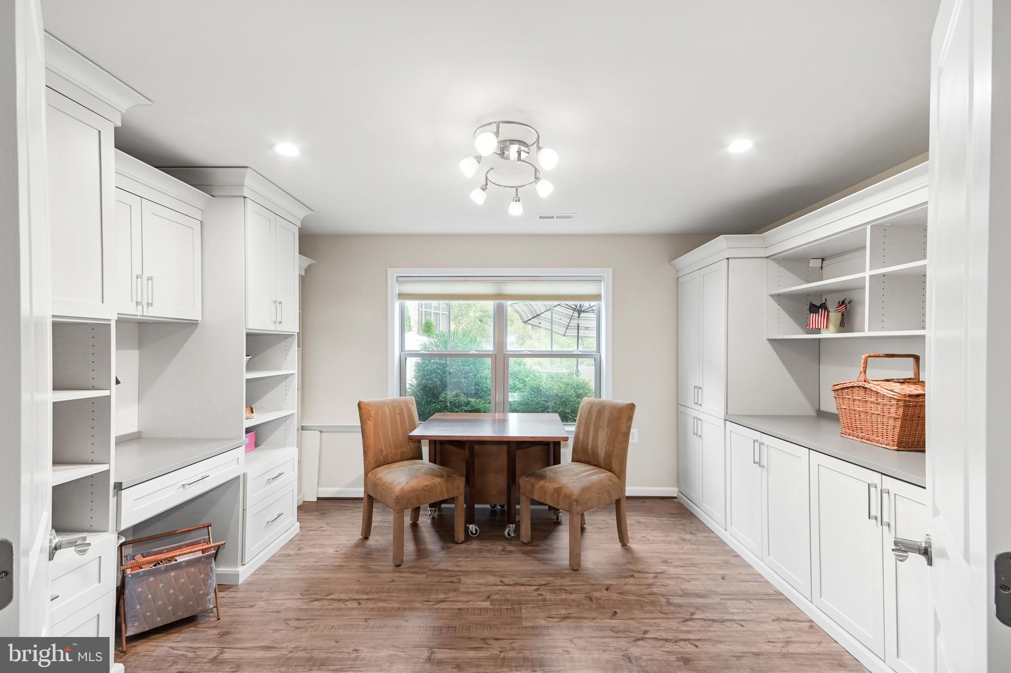 WORMANS MILL - Residential