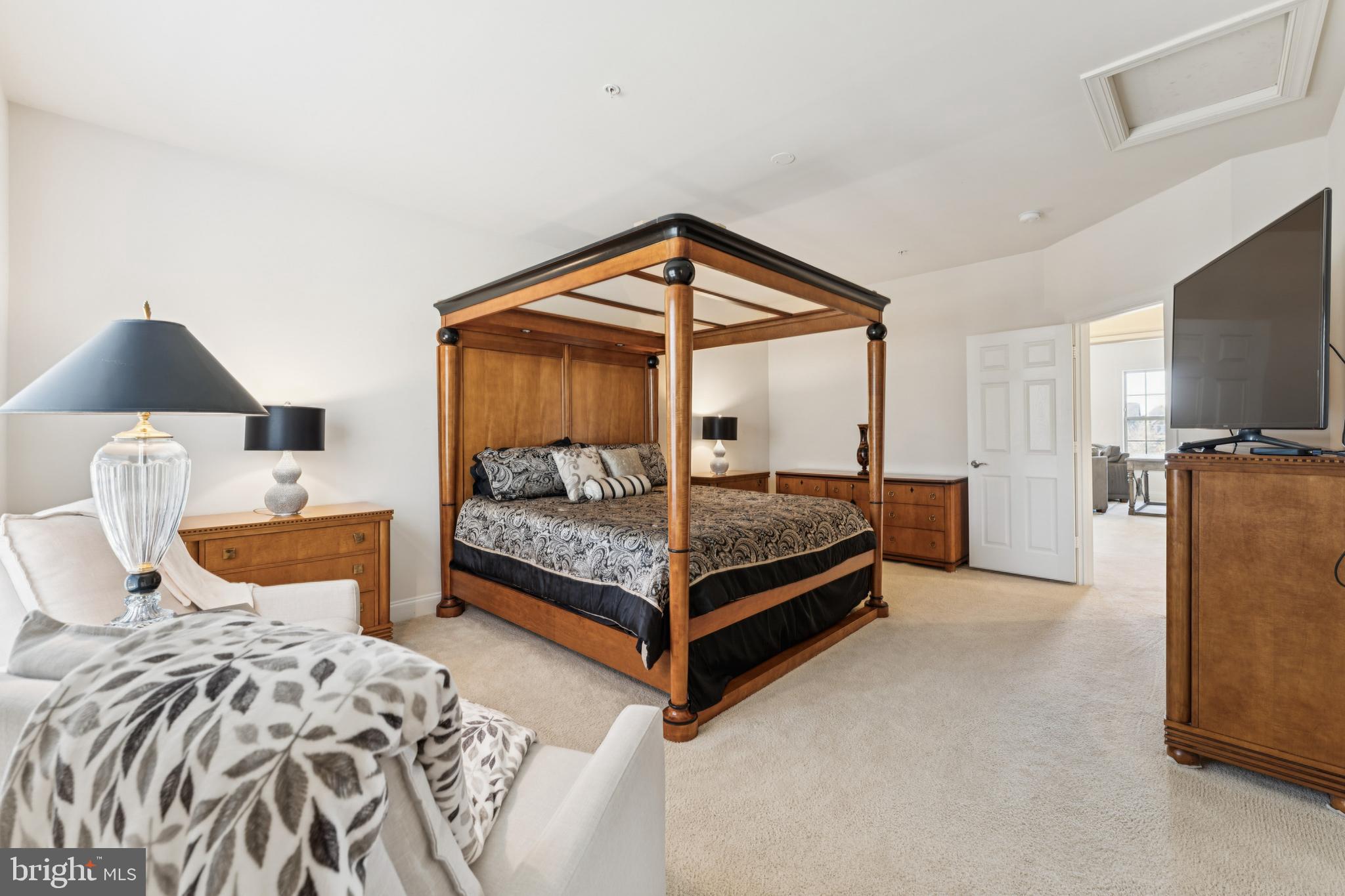 COLLINGBROOK - Residential