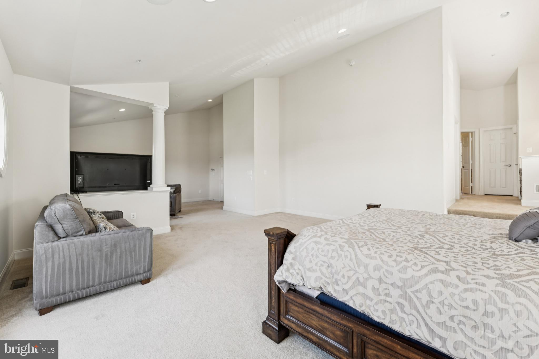 COLLINGBROOK - Residential