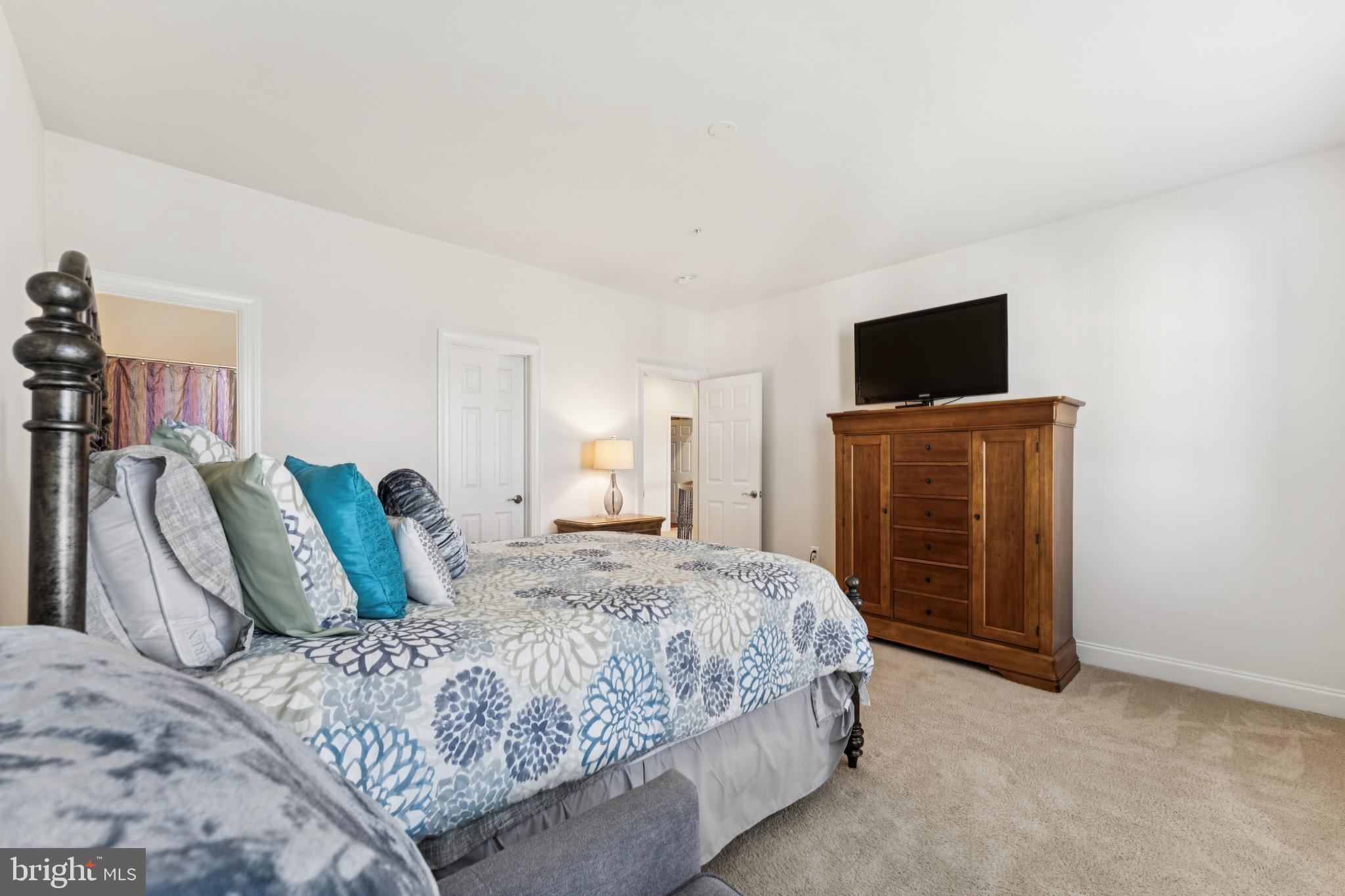 COLLINGBROOK - Residential