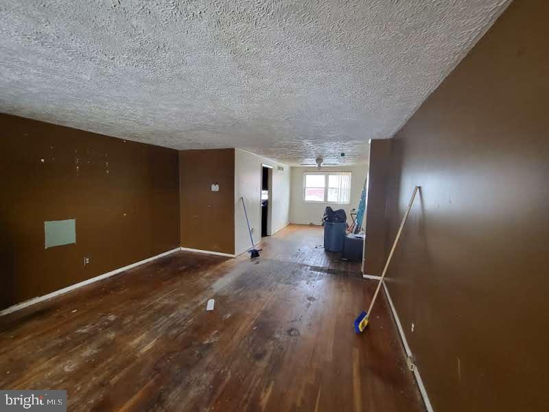 FOX RIDGE MANOR - Residential