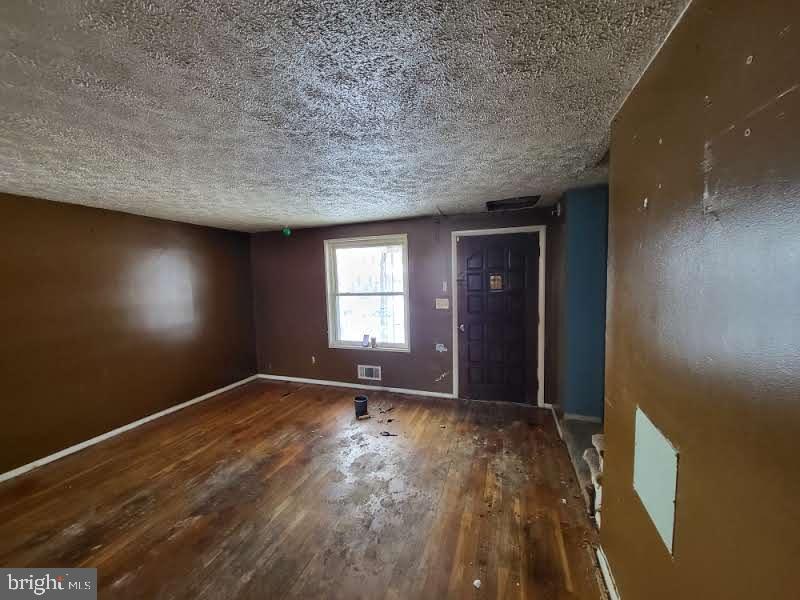 FOX RIDGE MANOR - Residential