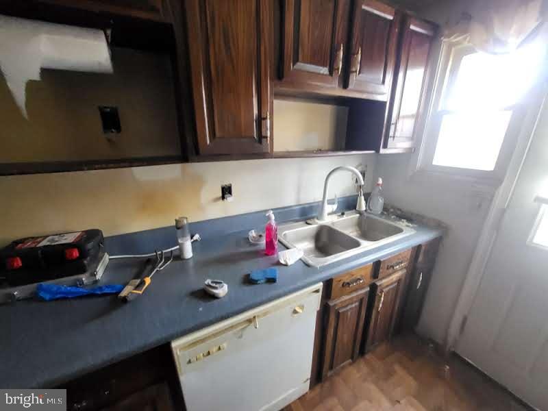 FOX RIDGE MANOR - Residential