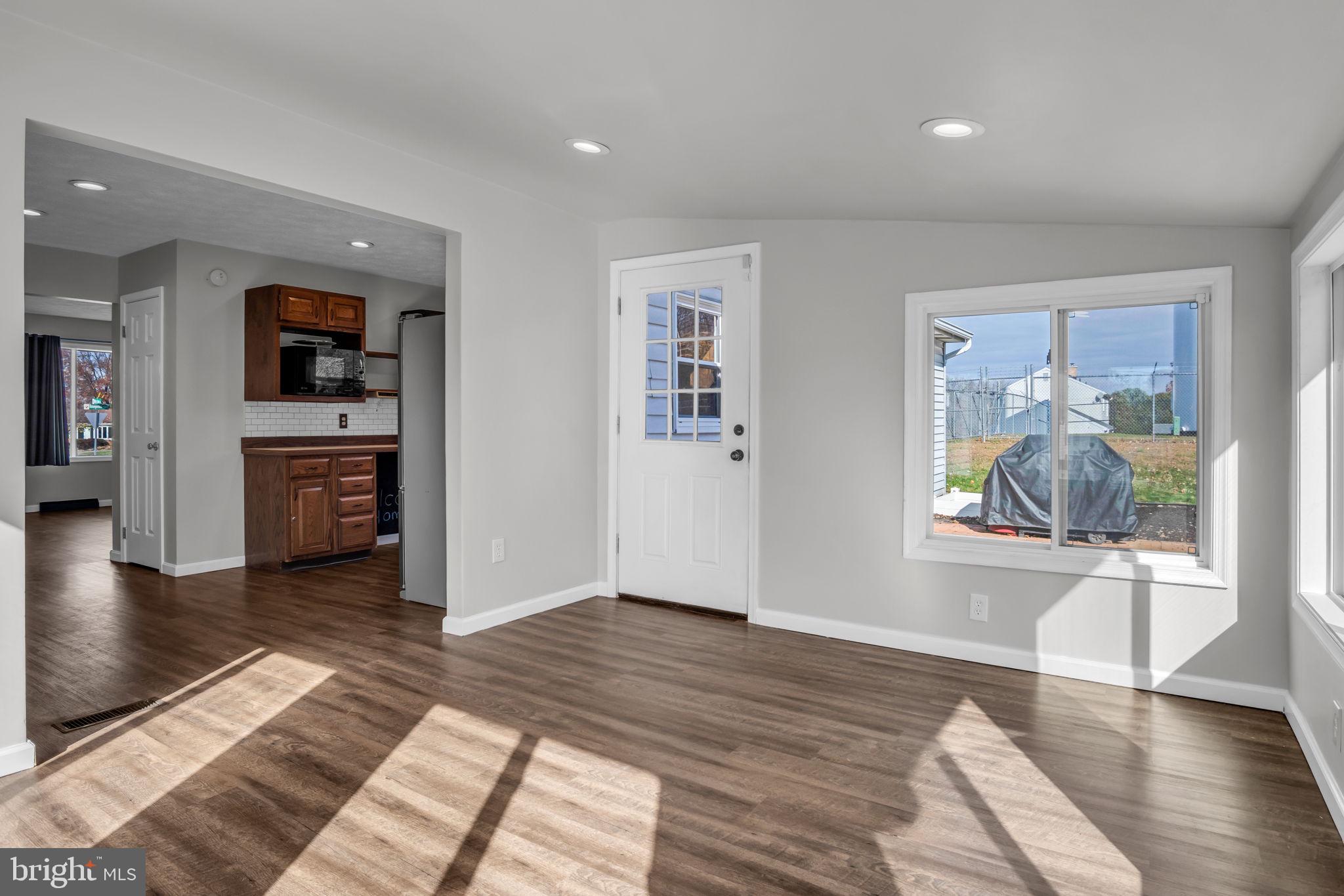 2714 E ROSEGARDEN BOULEVARD