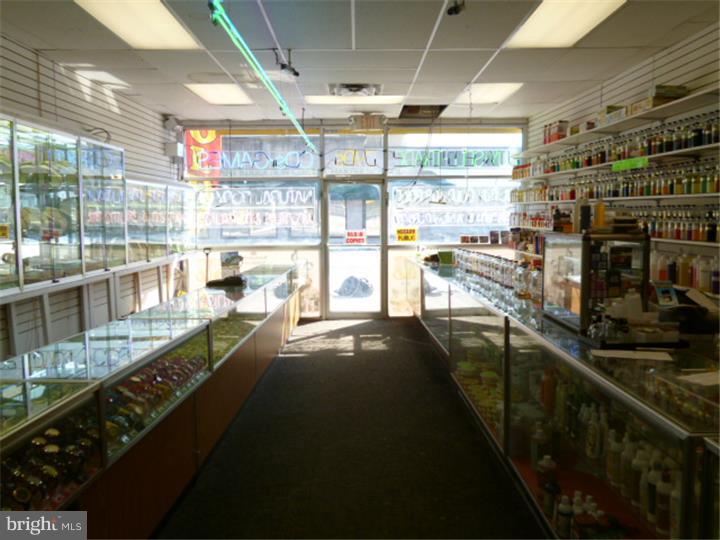 GERMANTOWN - Commercial Sale