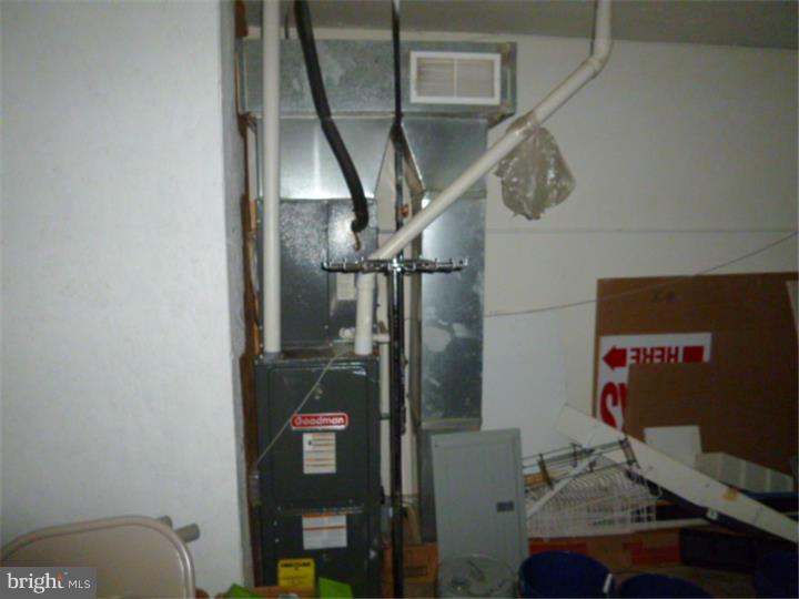GERMANTOWN - Commercial Sale