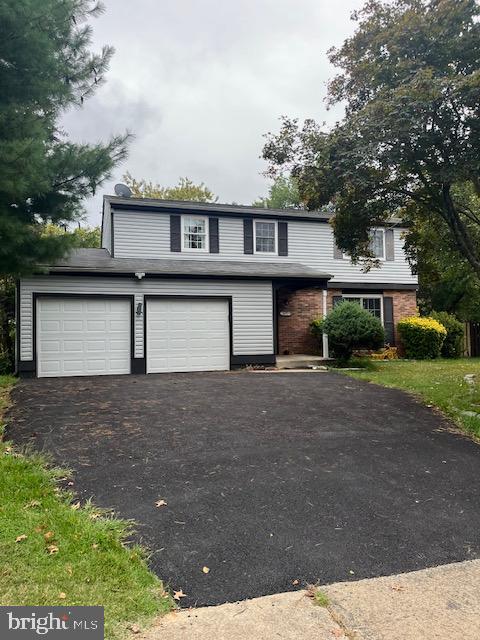 REDUCED, REDUCED.. Welcome to this beautiful updated and move-In ready   3 level single family home with 4 bedrooms, 3.5 bathrooms,  basement Walk out stairs, concrete  patio for entertainment  large and level back yard, just minutes from major commuter routes, shopping, dining and local amenities.
Don't miss this incredible opportunity to move to this move-in ready single family home.