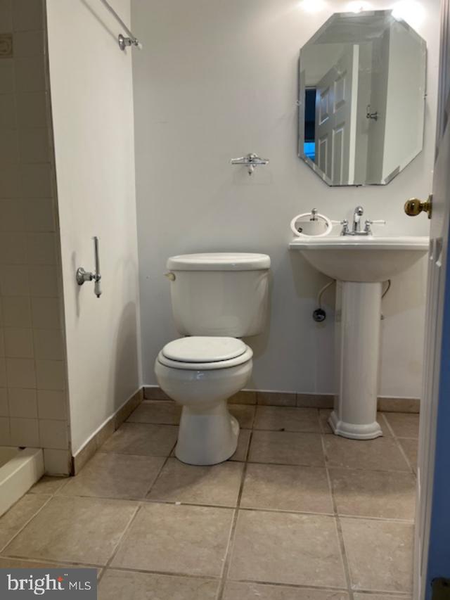 ROLLINGWOOD VILLAGE - Residential Lease