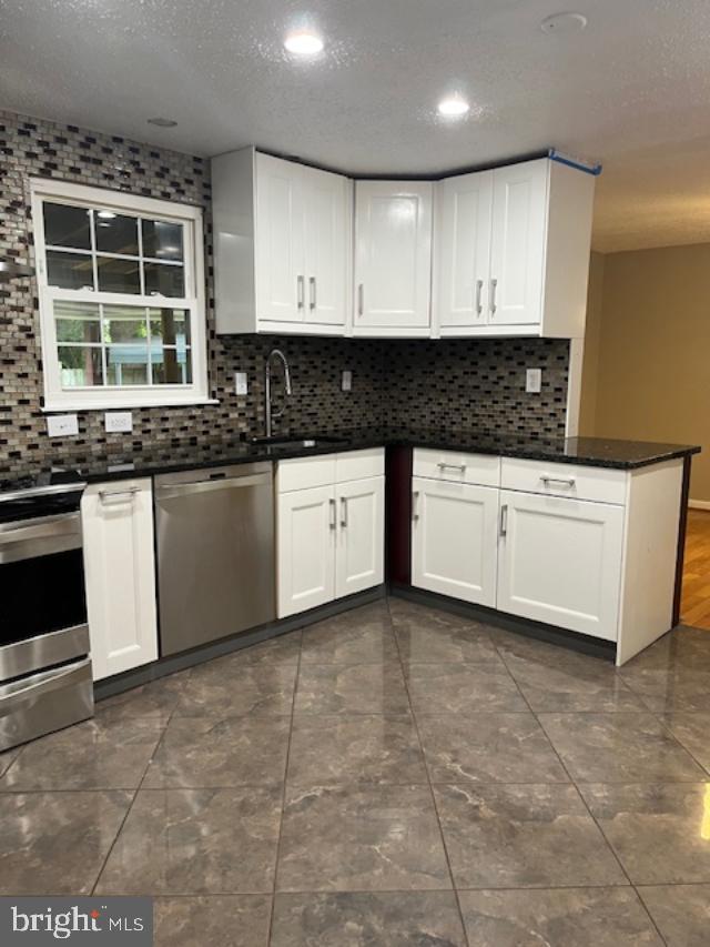 ROLLINGWOOD VILLAGE - Residential Lease