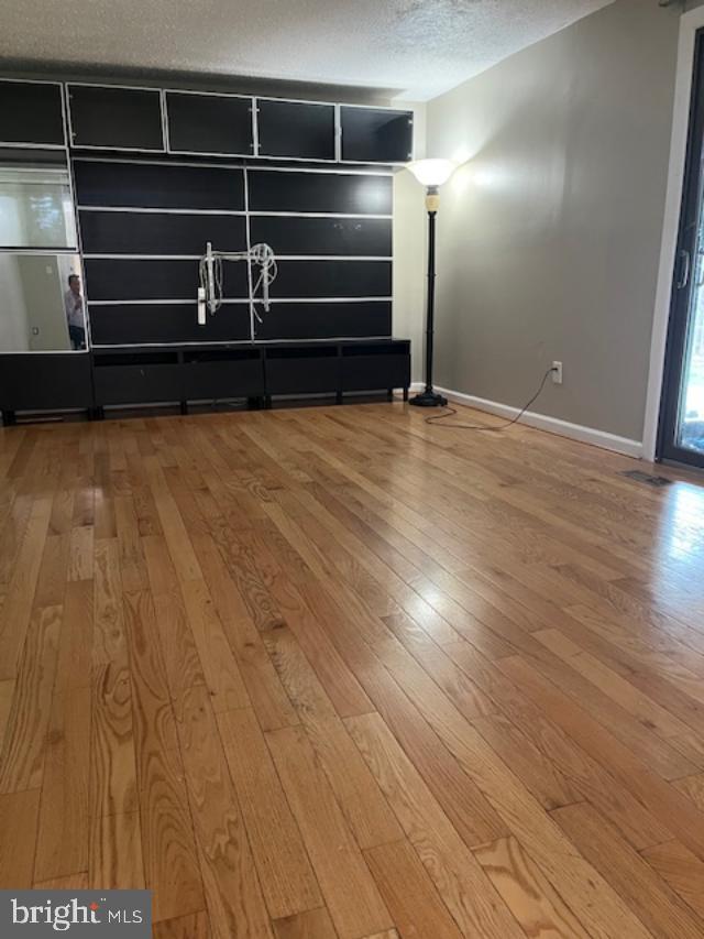 ROLLINGWOOD VILLAGE - Residential Lease