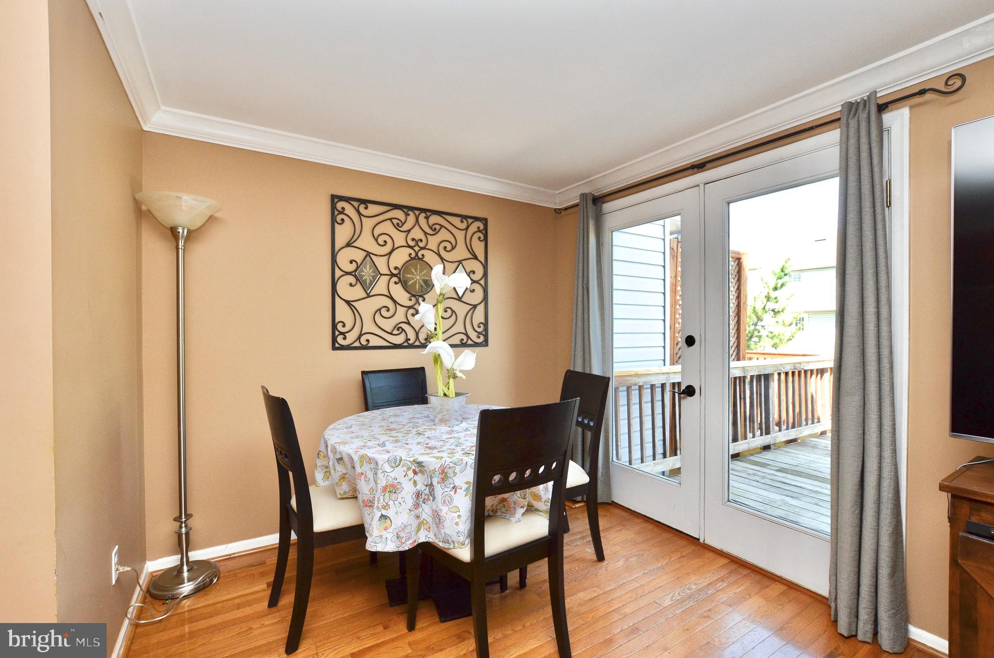 OLD GABLE SQUARE - Residential