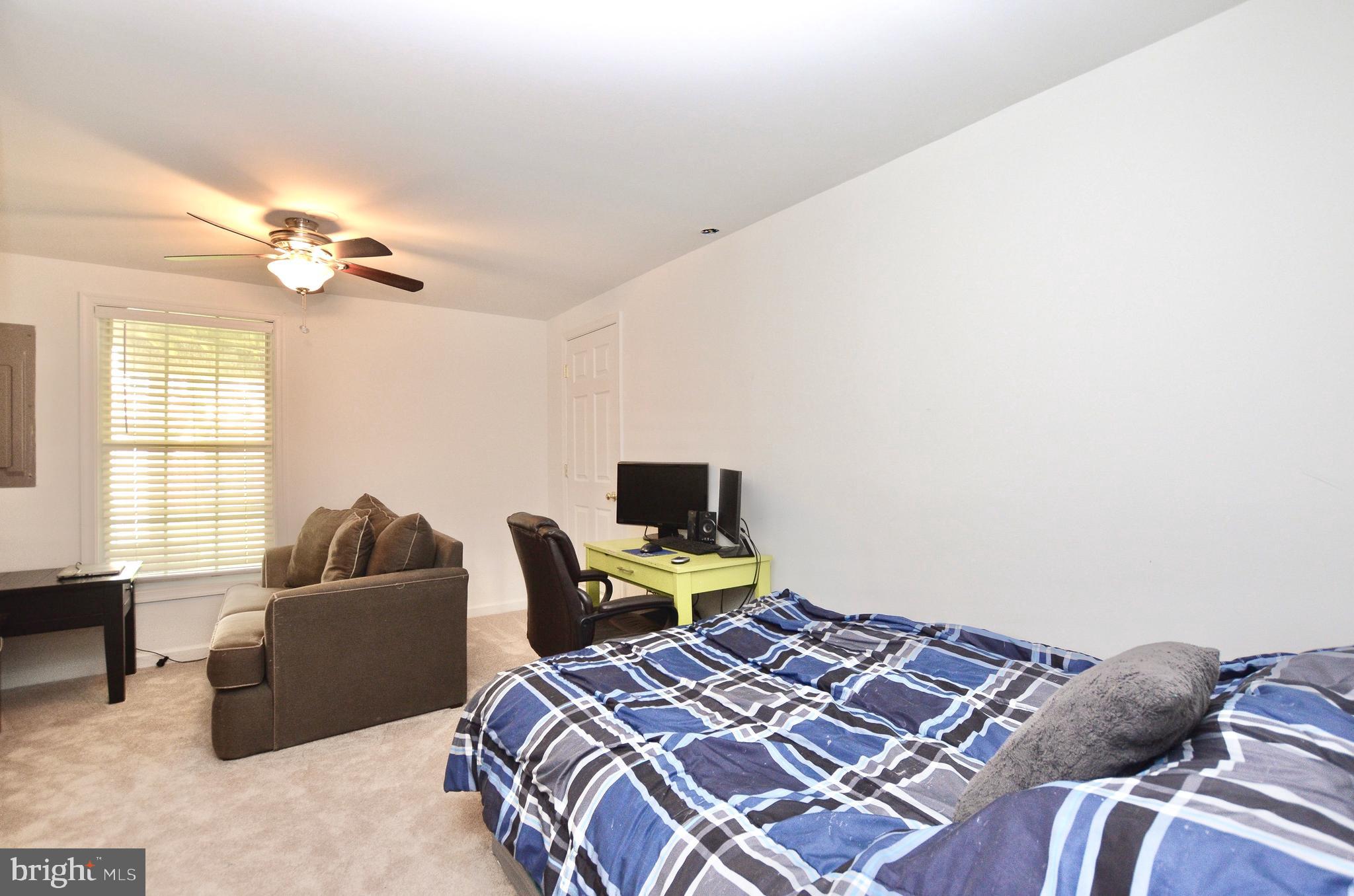 OLD GABLE SQUARE - Residential