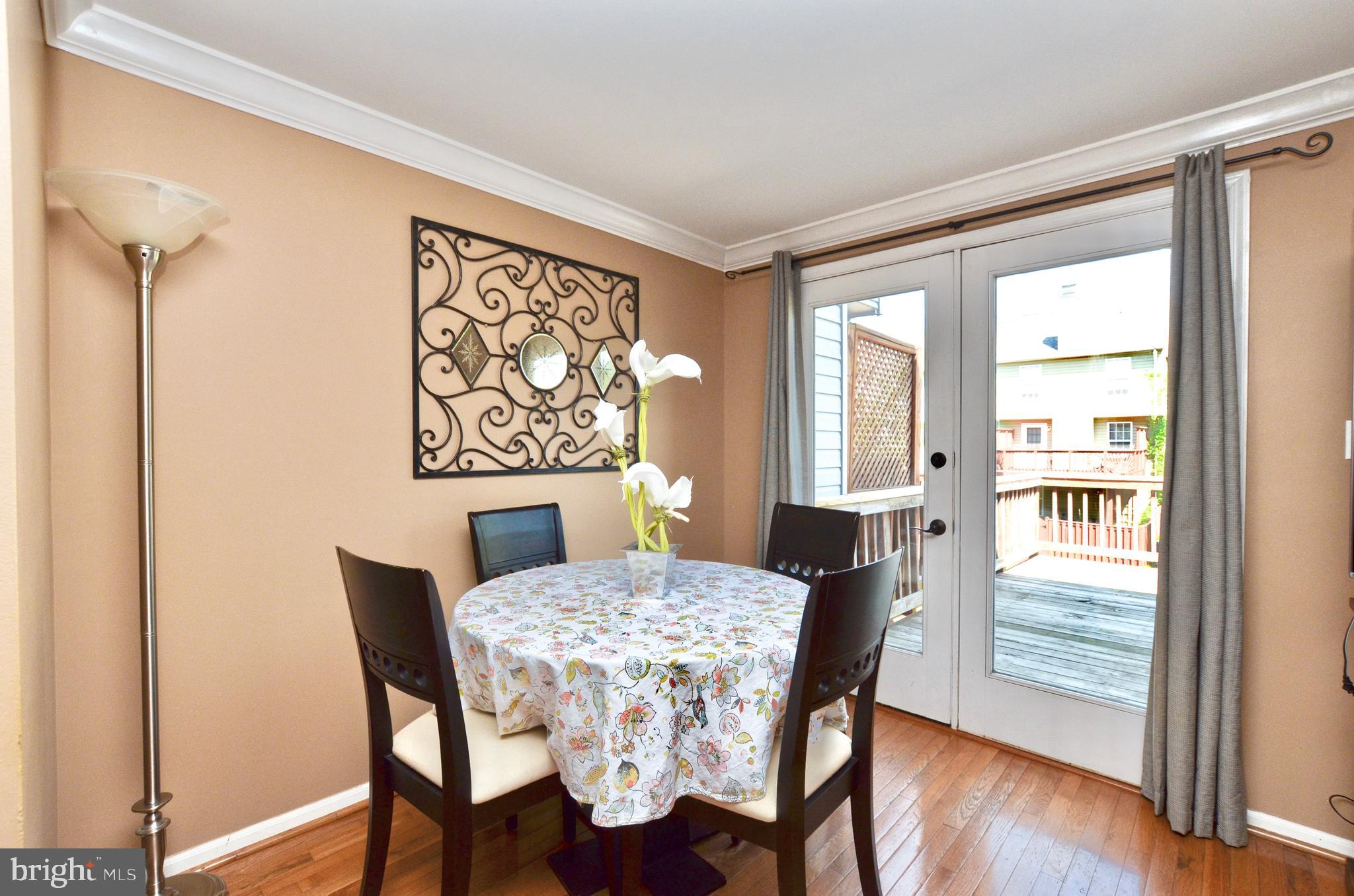 OLD GABLE SQUARE - Residential