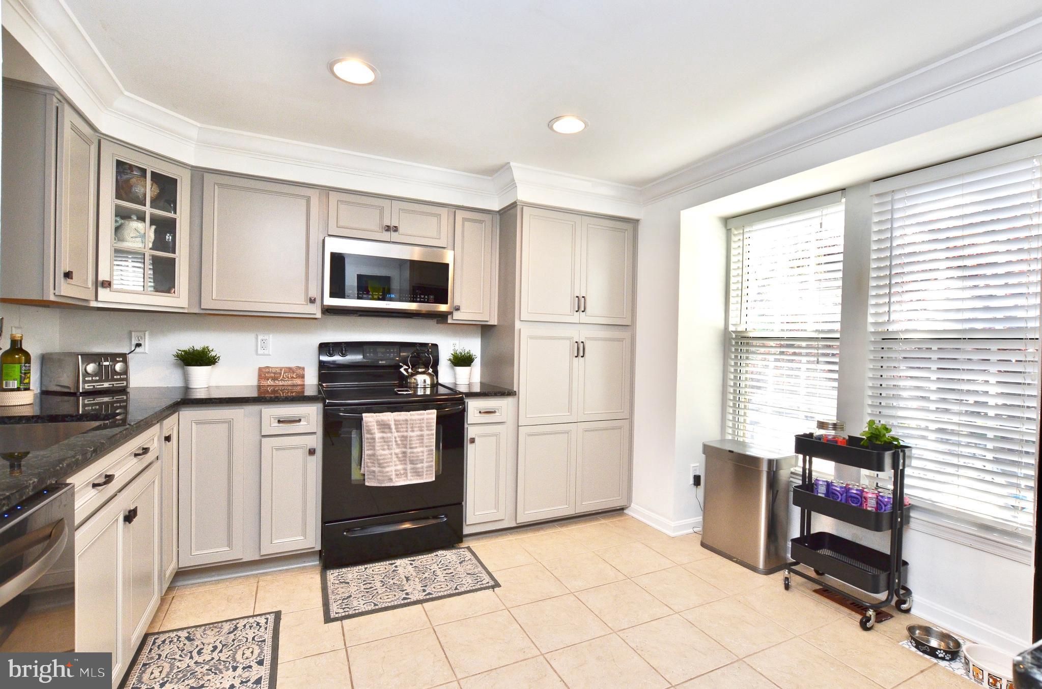 OLD GABLE SQUARE - Residential