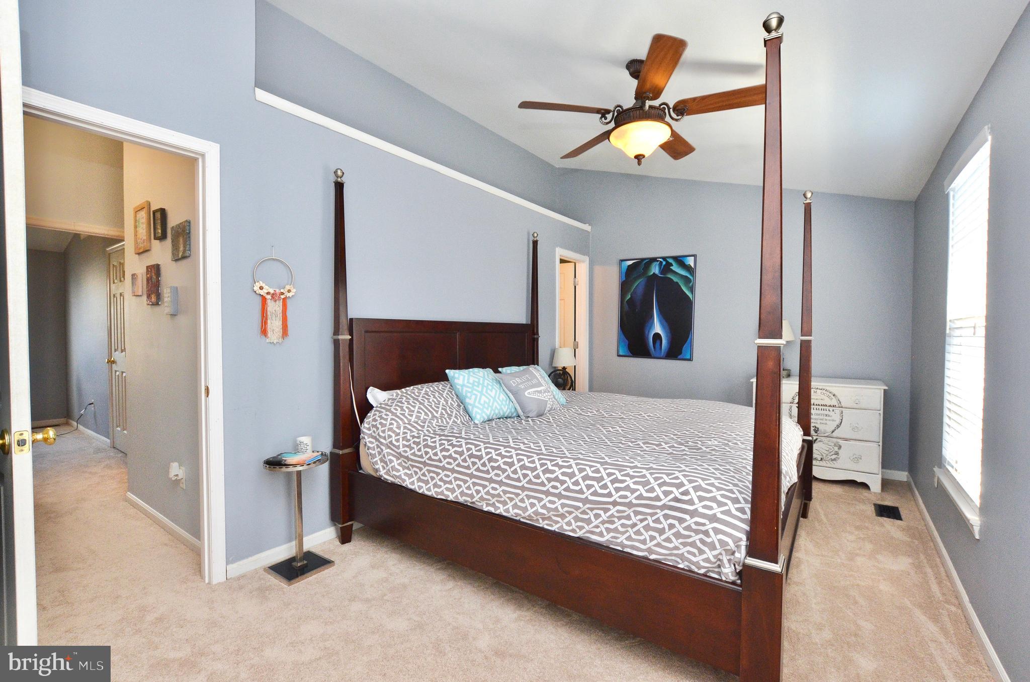 OLD GABLE SQUARE - Residential