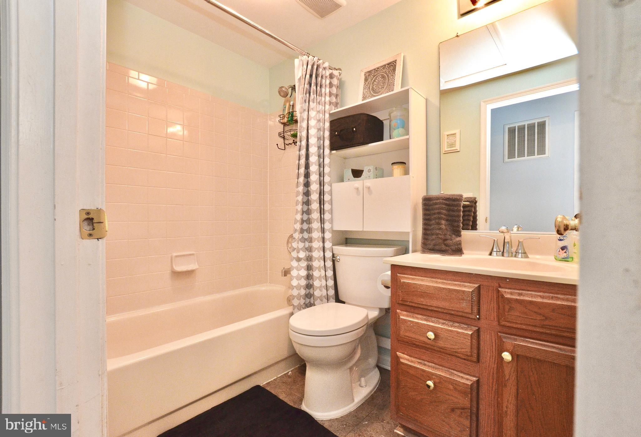 OLD GABLE SQUARE - Residential