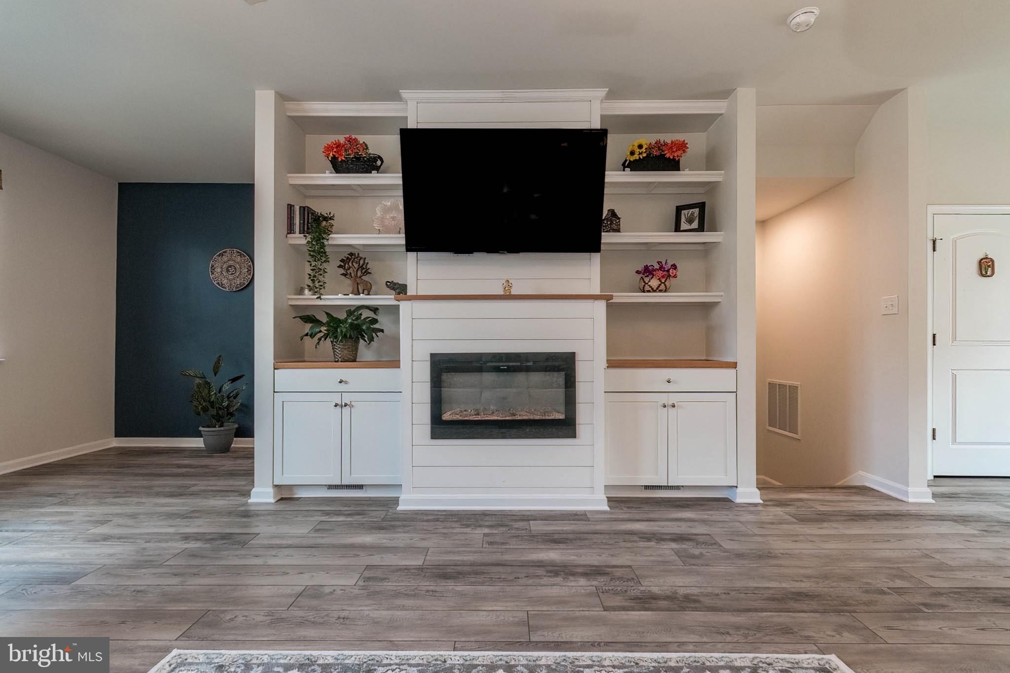 BERKELEY RIDGE - Residential