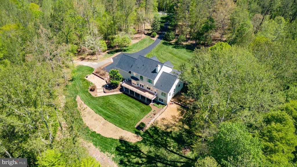 Photo of 839 Queen Anne Drive, FREDERICKSBURG, VA 22406 (MLS # VAST2048200)
