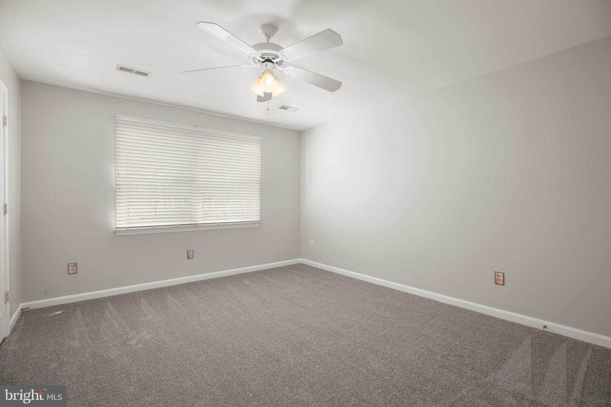 KINGS GRANT - Residential