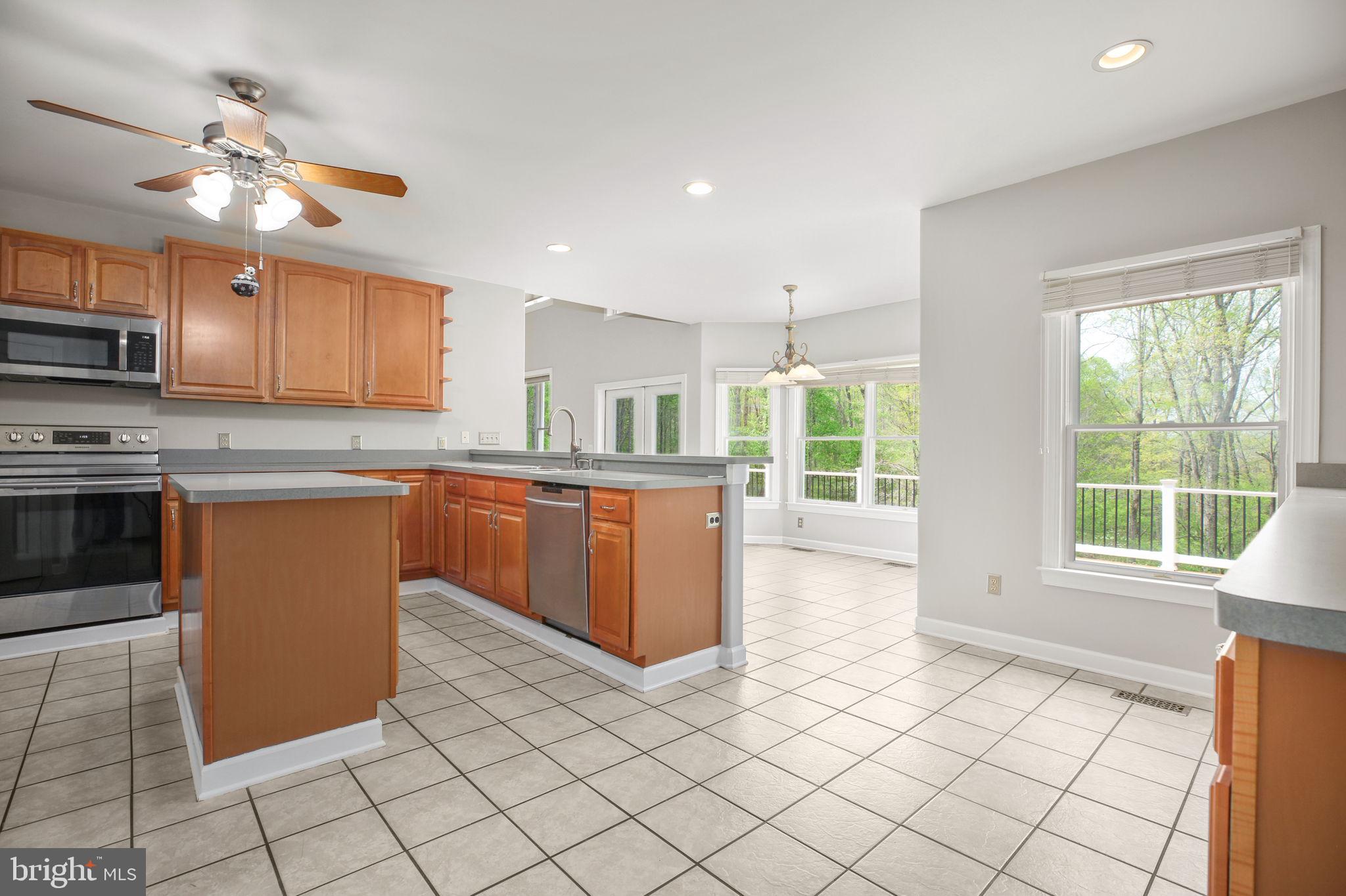 KINGS GRANT - Residential