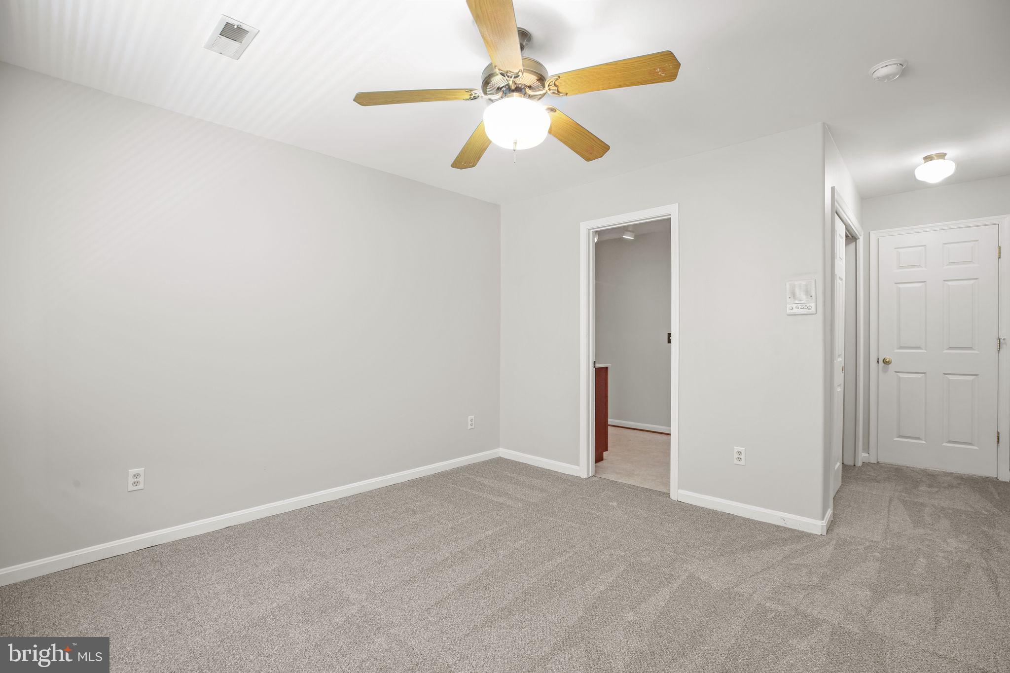 KINGS GRANT - Residential