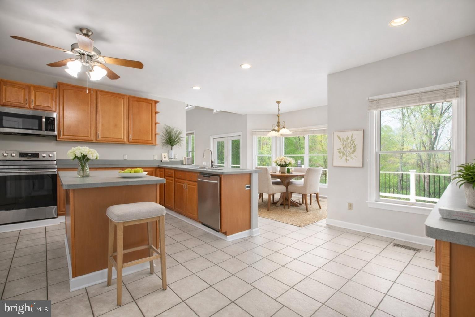 KINGS GRANT - Residential