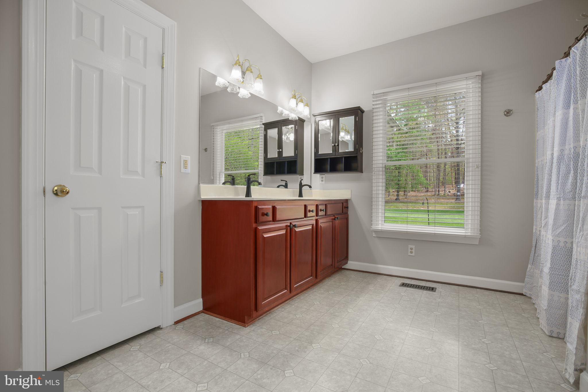 KINGS GRANT - Residential