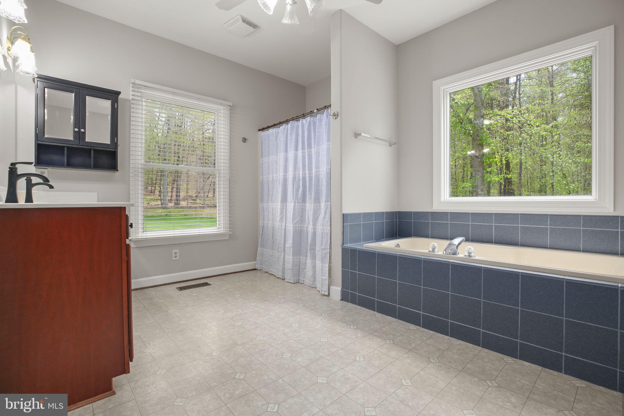 KINGS GRANT - Residential