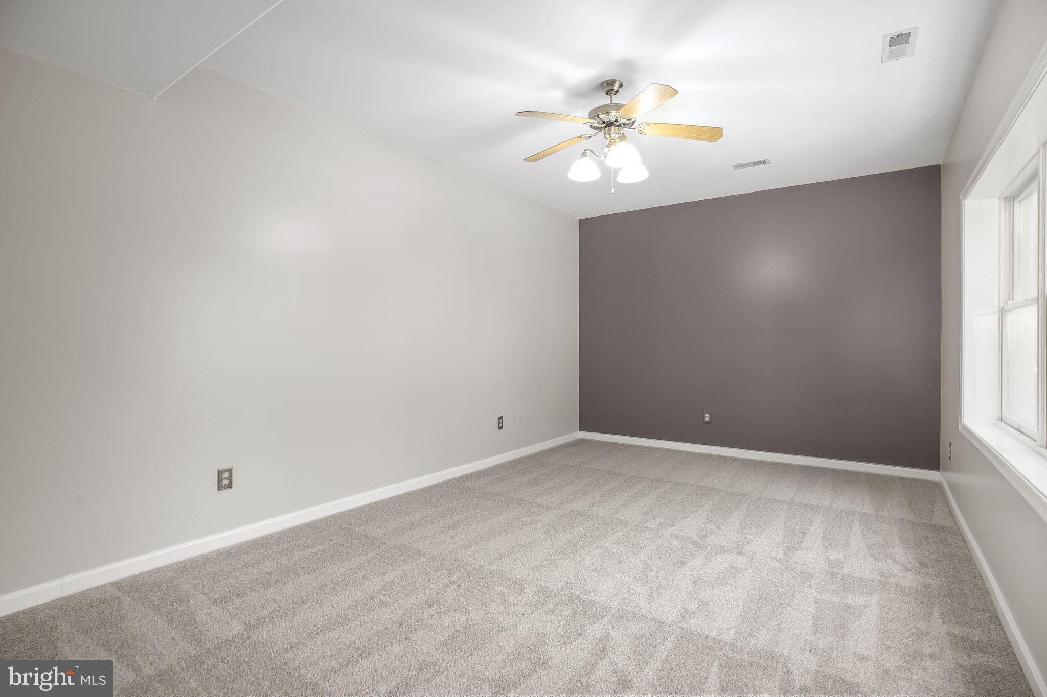 KINGS GRANT - Residential