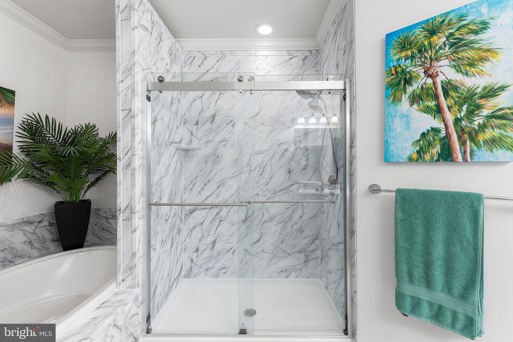 SUNSET ISLAND - Residential