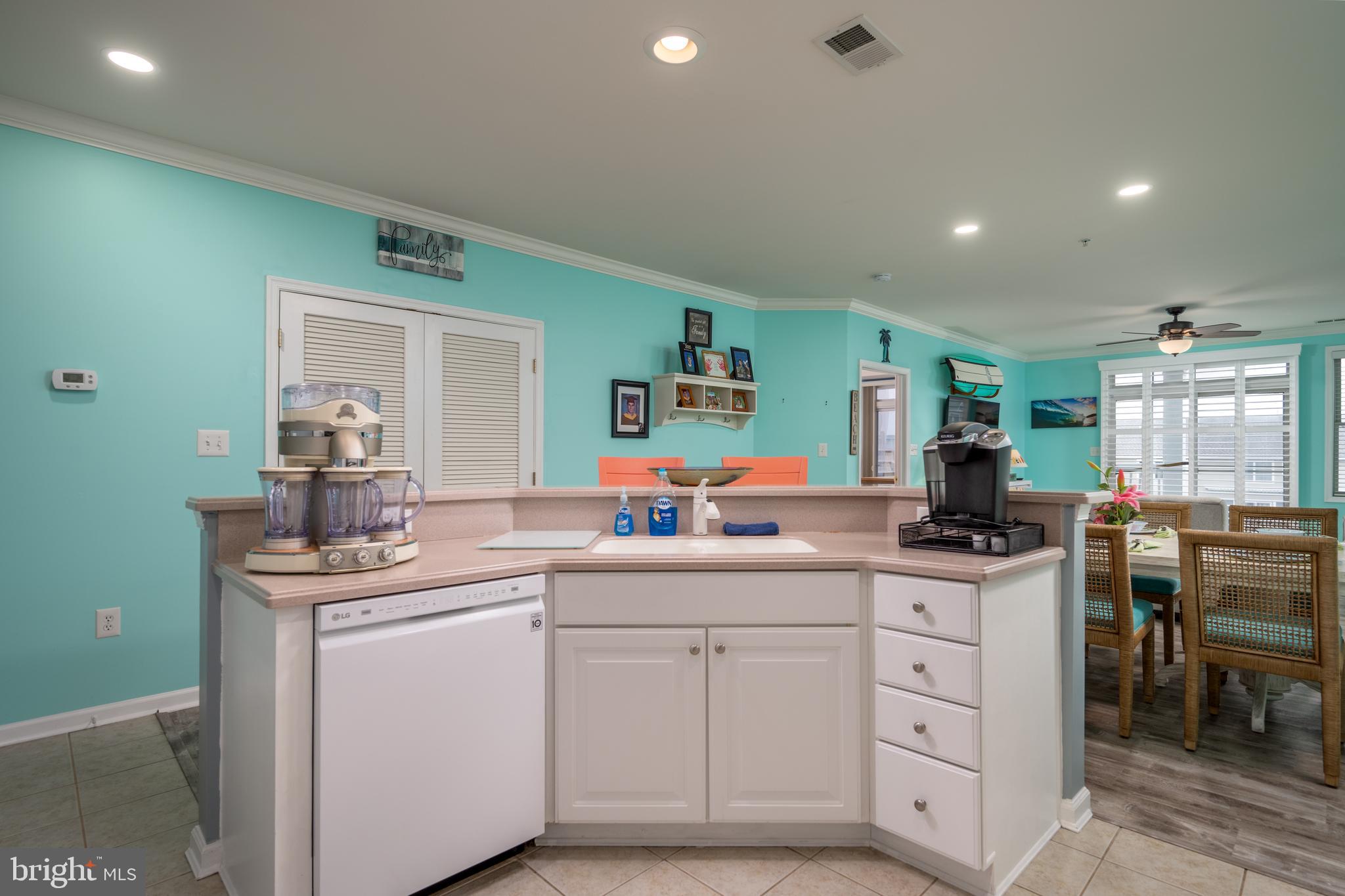 SUNSET ISLAND - Residential