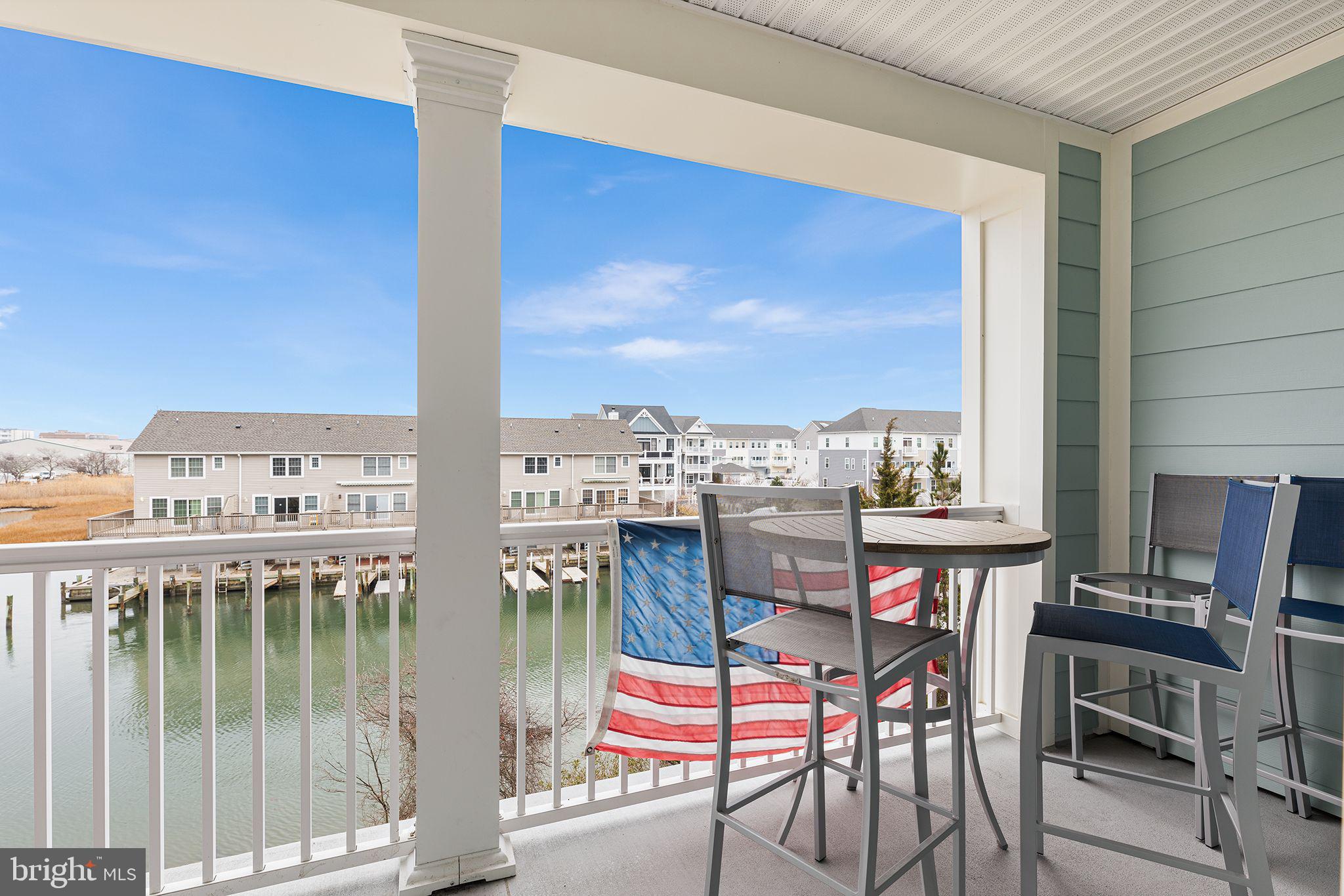 SUNSET ISLAND - Residential