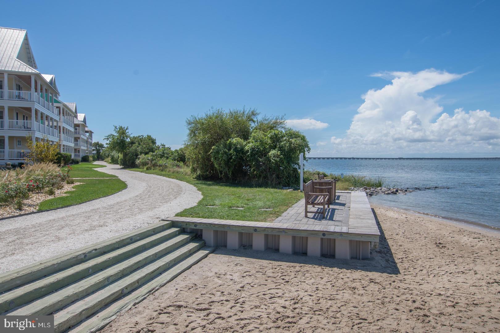 SUNSET ISLAND - Residential