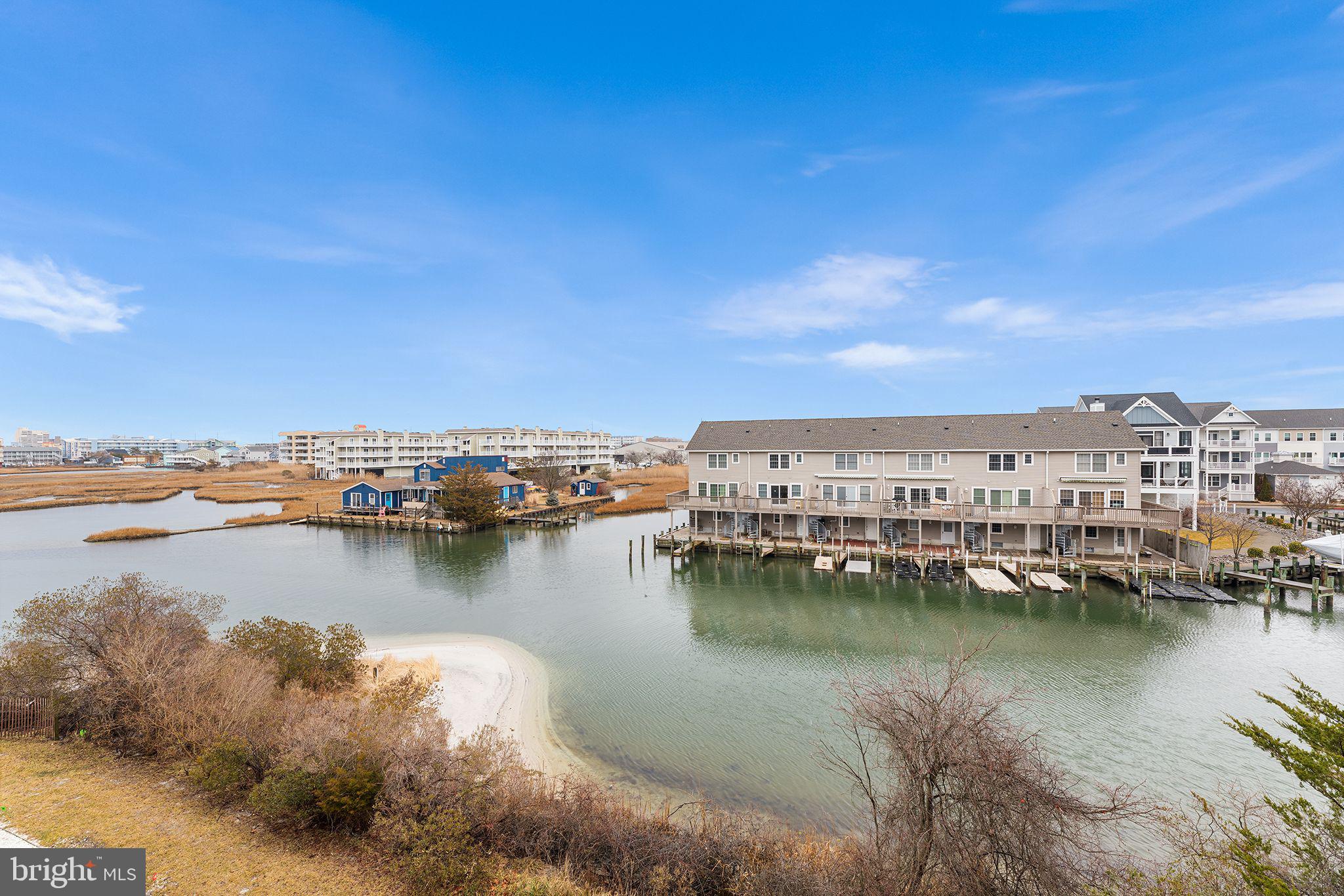 SUNSET ISLAND - Residential