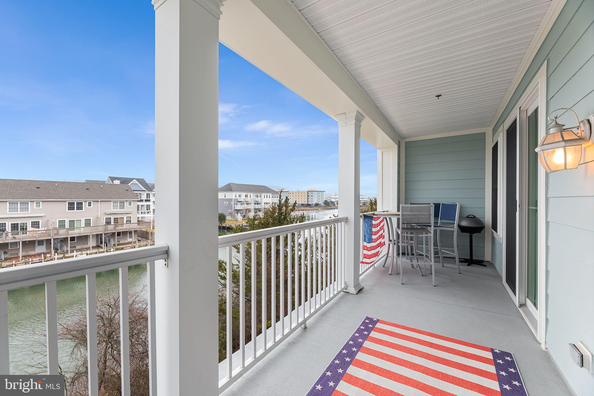 SUNSET ISLAND - Residential