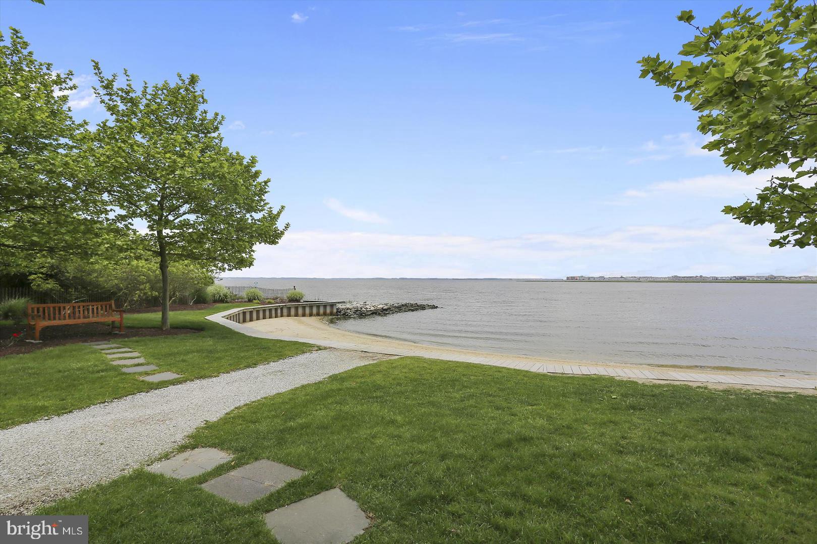 SUNSET ISLAND - Residential