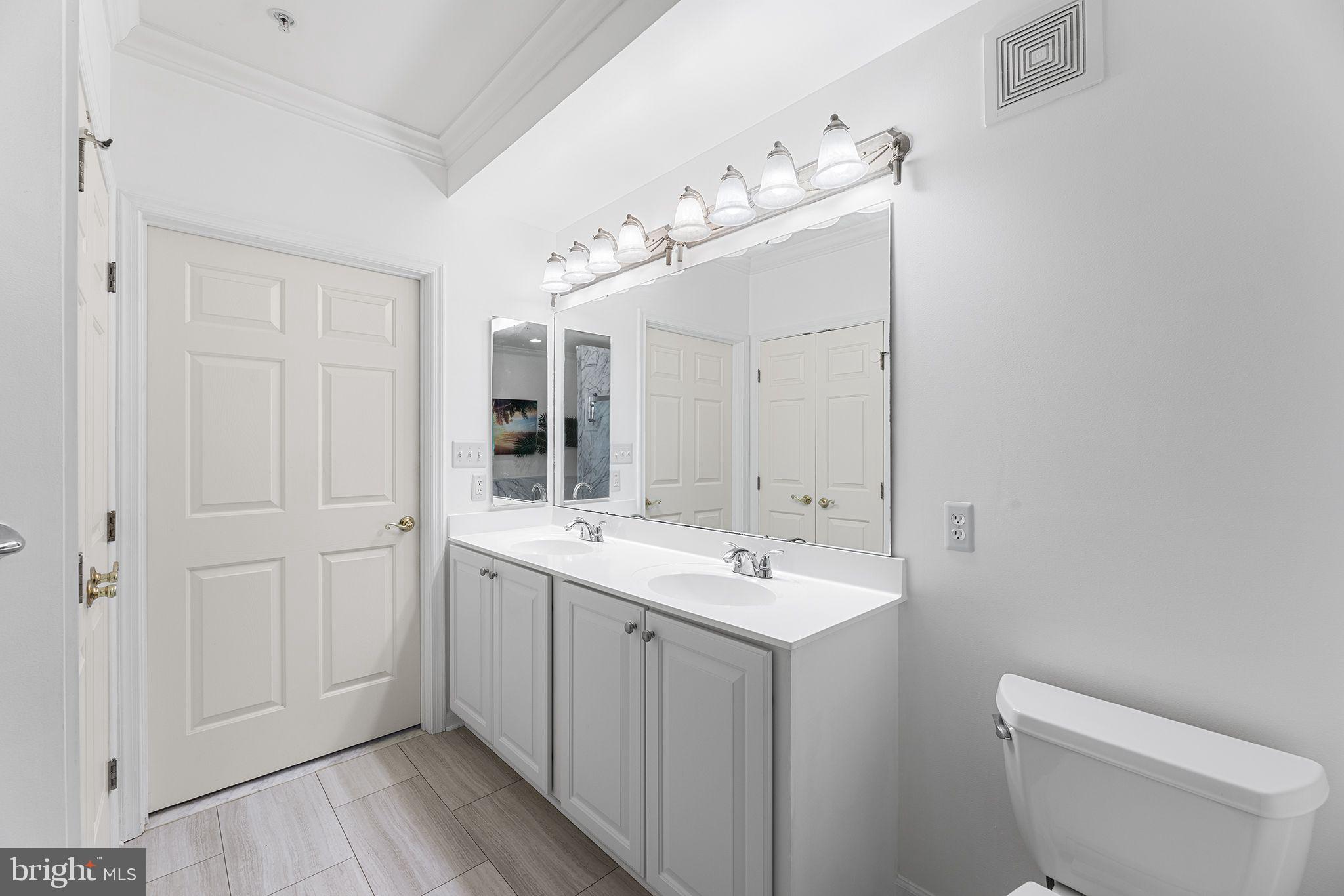 SUNSET ISLAND - Residential