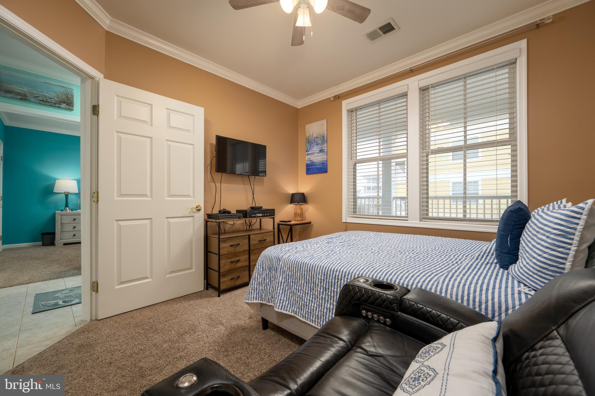 SUNSET ISLAND - Residential