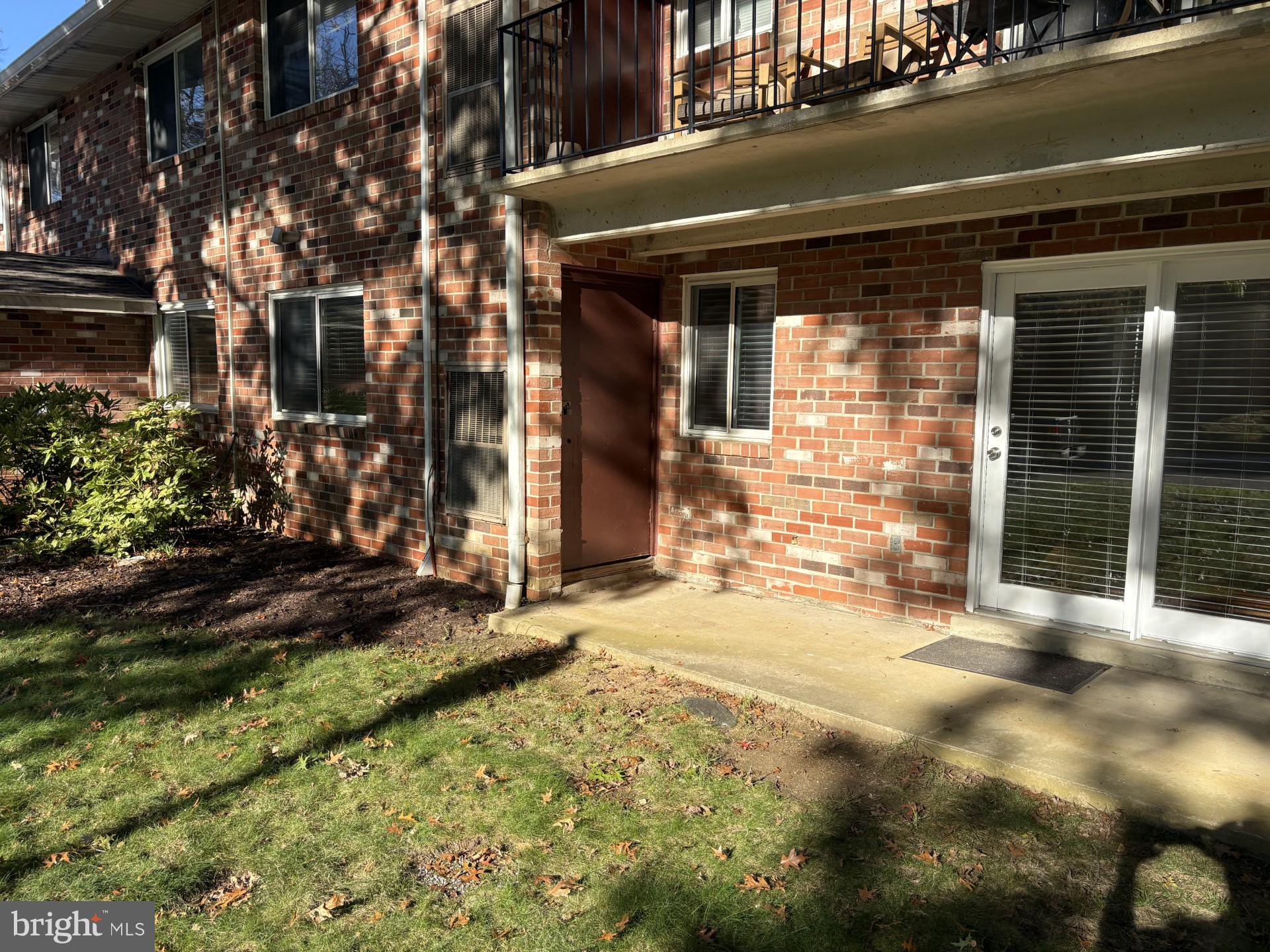 209 VICTOR PARKWAY 209B