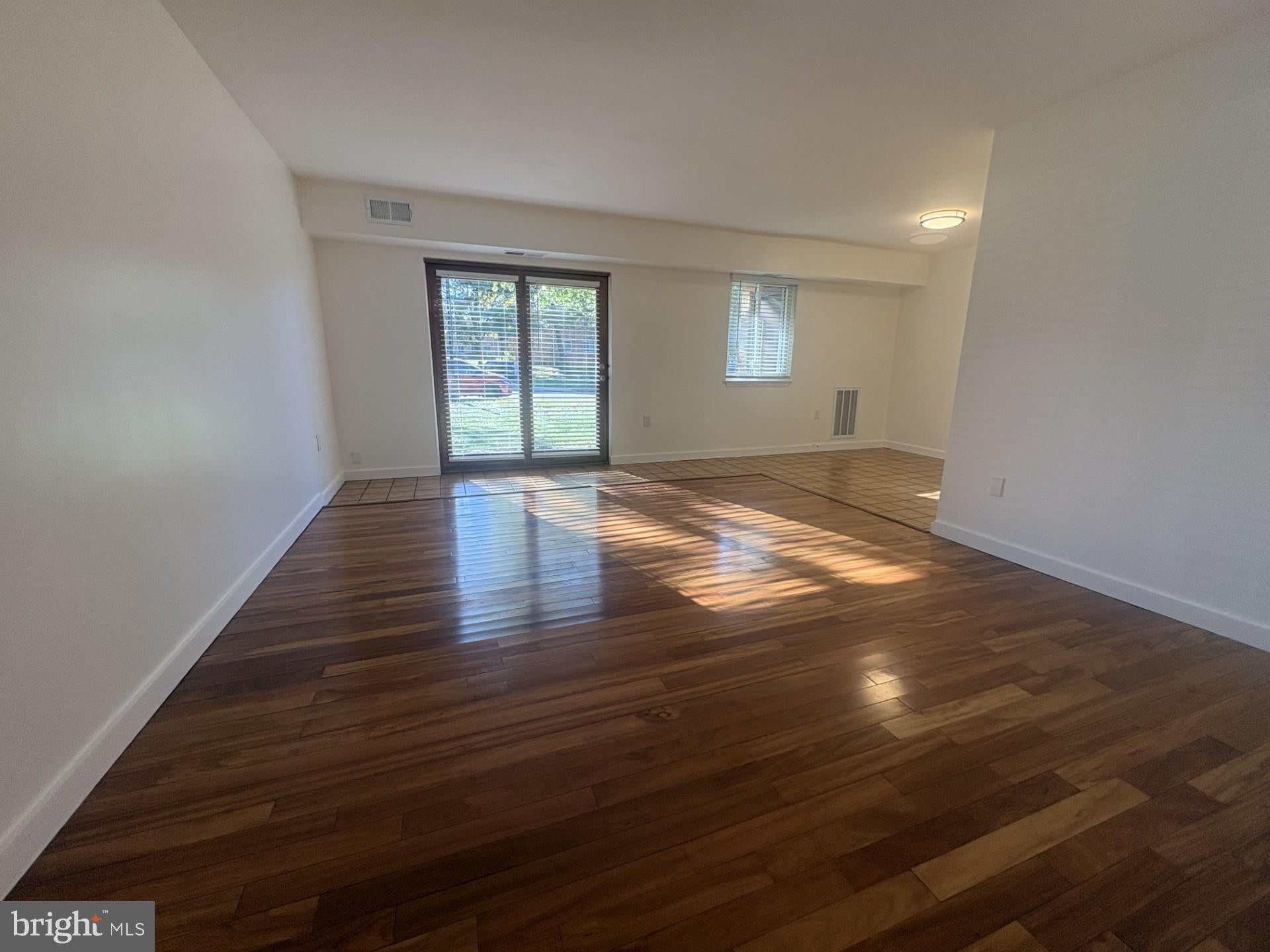 209 VICTOR PARKWAY 209B