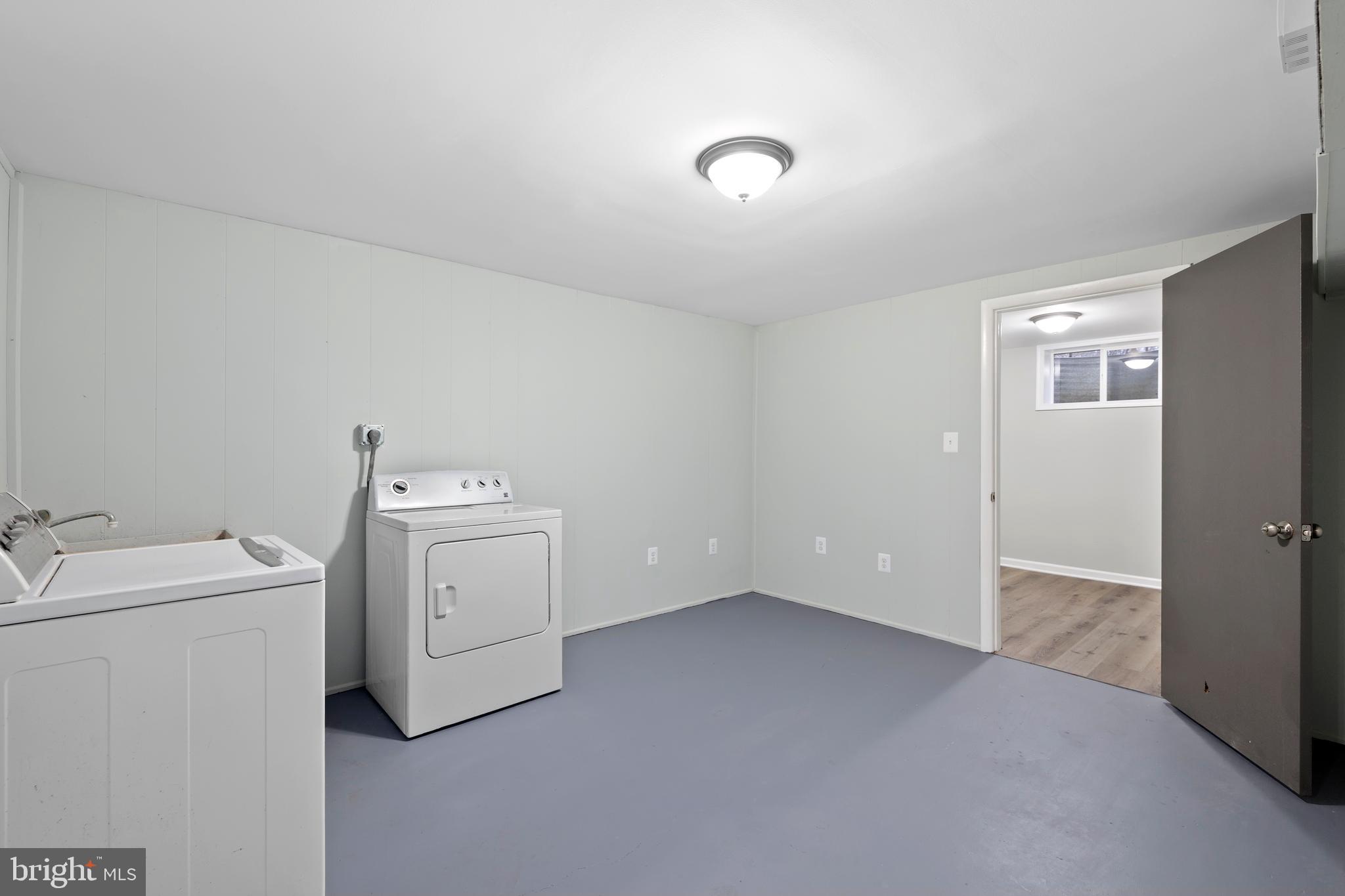 NEWPORT ESTATES - Residential