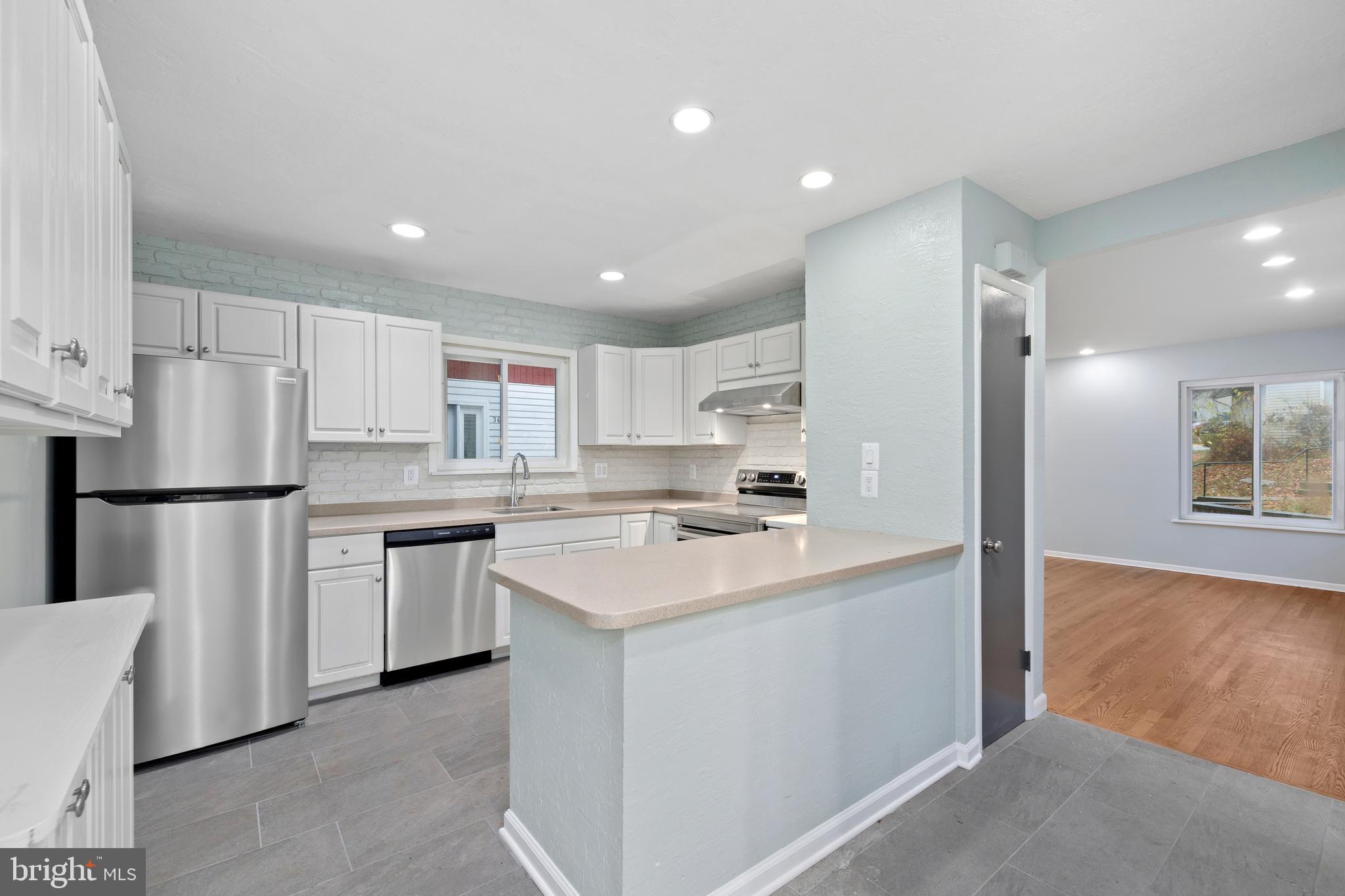 NEWPORT ESTATES - Residential