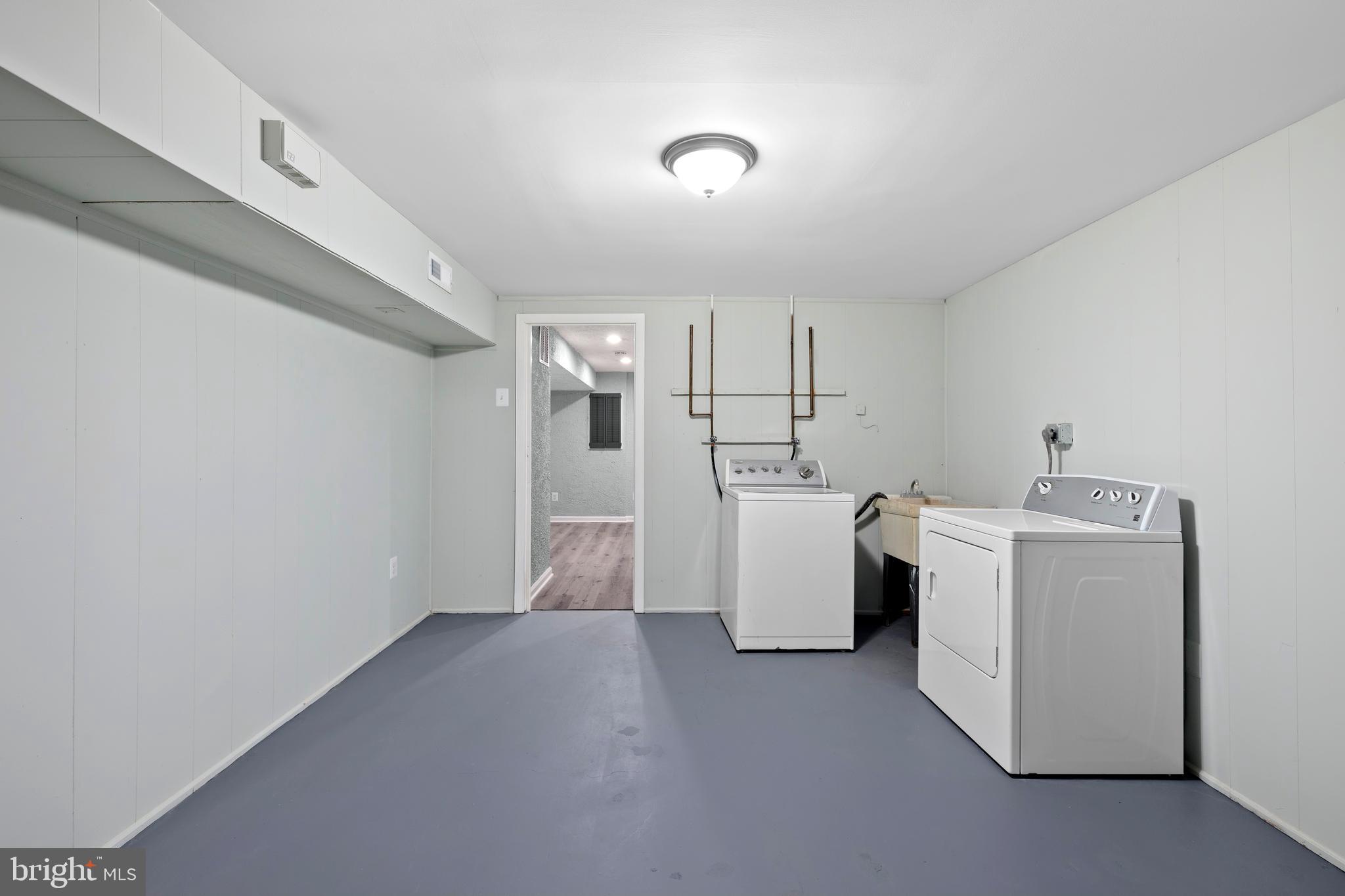 NEWPORT ESTATES - Residential